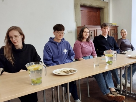 Absolventi mezi námi: septimáni získali cenné rady pro studium i maturitu
